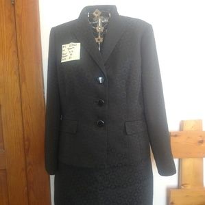 LeSuit Skirt Suit